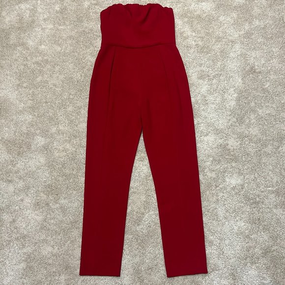 Black Halo Jumpsuit Size 6 Red Strapless Tapered Leg Pockets Evening or Workwear - Picture 1 of 12